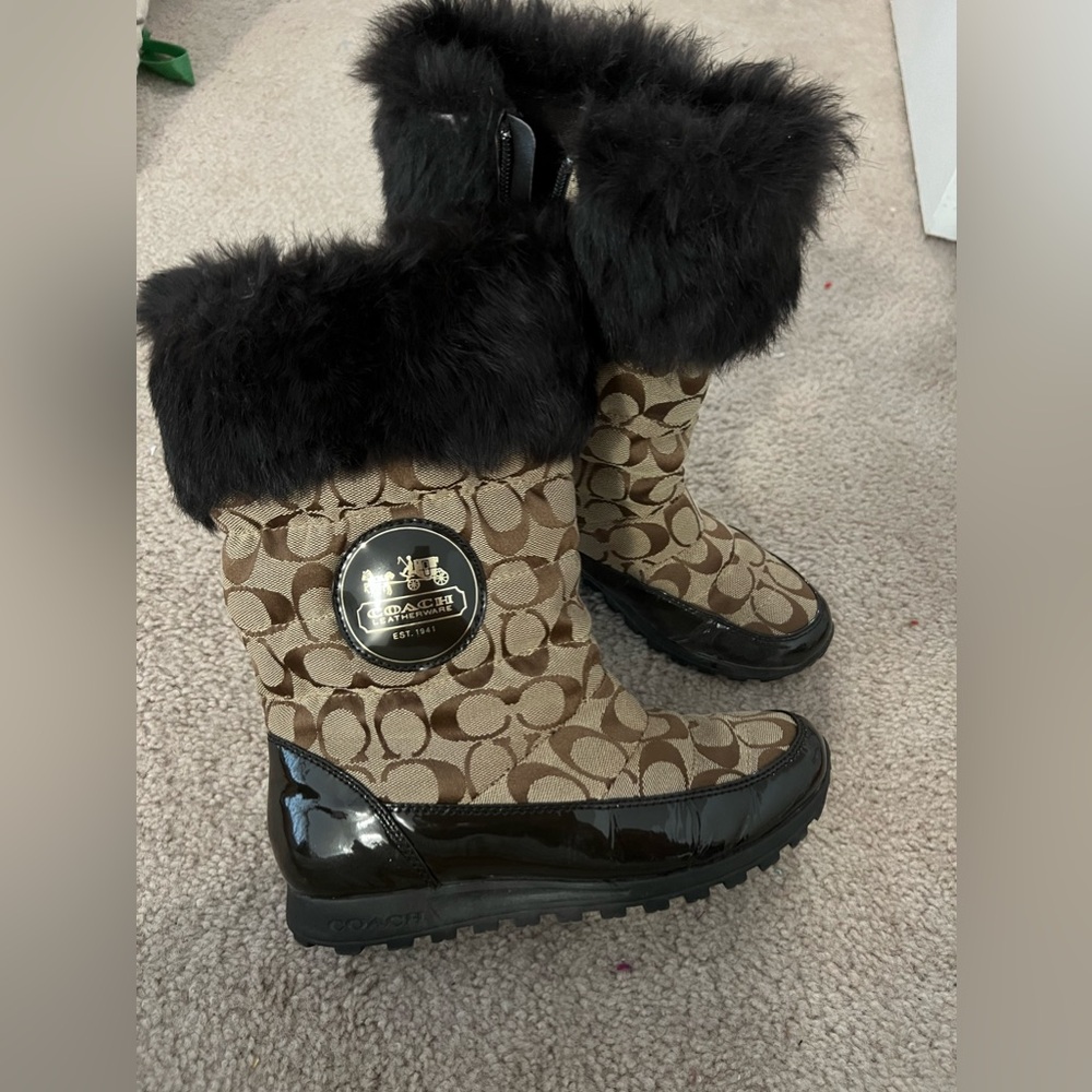 Coach-size 8-women’s snow boots - Picture 2 of 5